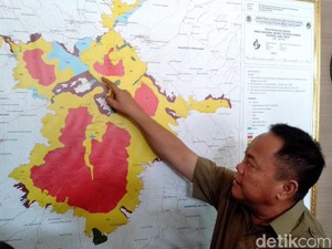 Kepala TNBTS : Asal Api Membakar Savana Gunung Bromo Bukan Karena Pengunjung