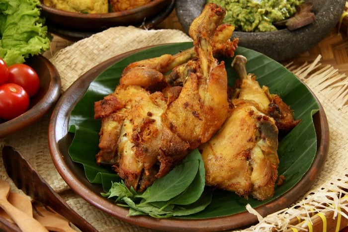 Ayam Kampung Goreng yang Empuk dan Renyah Ada di 5 Tempat Ini