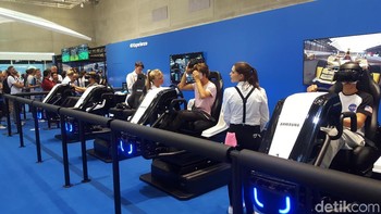 Ada juga wahana untuk merasakan pengalaman mengemudi secara 4D. (Foto: detikINET/Muhamad Imron Rosyadi)