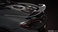 Sayap belakangnya terbuat dari serat karbon. Foto: McLaren