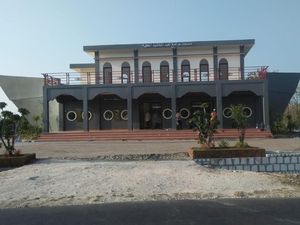 Unik, Masjid di Gresik Ini Berbentuk Seperti Perahu