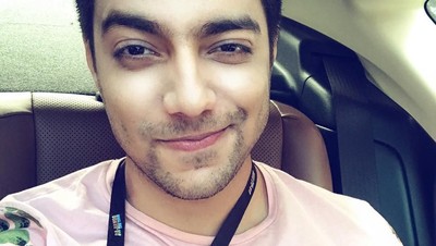 Ini Penyanyi India Ganteng di Asian Games yang Bikin Hati Wanita Bergoyang