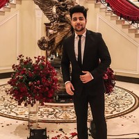 Dikenal sebagai penyanyi lagu cover, Siddharth Slathia yang merupakan seorang penyanyi klasik terlatih itu juga menyanyikan lagu yang diciptakannya sendiri. Foto: Instagram