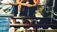 Kalau personel Super Junior nge-gym bareng pasti seperti ini. Lihat tubuh kekarnya Siwon, Donghae, dan Yunho dari TVXQ. Foto: Instagram/leedonghae