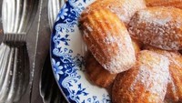 Prancis punya classic cookies bernama Madeline. Madeline sebenarnya terbuat dari adonan yang sama seperti sponge cake. Namun kue ini punya bentuk yang unik dan bertekstur renyah. Foto: Istimewa