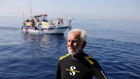 Woolley memecahkan rekornya pada tanggal 28 Agustus lalu. Rekornya ini dia pecahkan di situs Zenobia, Siprus. (Yiannis Kourtoglou/Reuters)