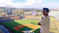 Dia juga mampir ke Dodger Stadium saat di Los Angeles (siwonchoi/Instagram)