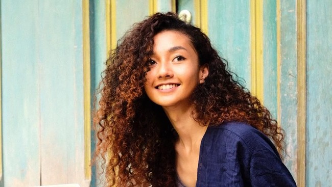 Fakta Penting Tentang Rambut Rontok yang Perlu Kamu Ketahui (2)