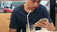 Muhammad Rian Ardianto merupakan atlet bulu tangkis yang lahir di Bantul, Yogyakarta. Usianya terbilang masih sangat muda, lebih muda satu tahun dibanding Kevin Sanjaya. Foto: Instagram rianers_id  