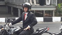 Asian Games 2018 ditutup pada Minggu (2/9) malam. Saddum So akhirnya buka suara lewat Instagram. Dia merasa terhormat bisa tampil menjadi stuntman Jokowi. Saddum juga minta maaf karena sebelumnya tidak bicara soal aksinya. 