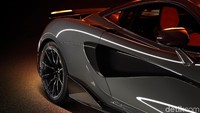 Bodywork yang kokoh nan ringan didukung oleh alas berbahan serat karbon. Foto: McLaren