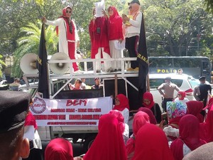 Politik Emak-emak dari DKI hingga Banyuwangi