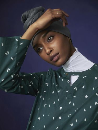 Koleksi Uniqlo x Hana Tajima