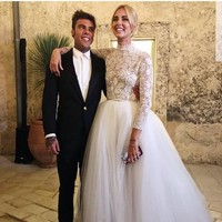Anda pemerhati dunia fashion pasti sudah familiar dengan Chiara Ferragni. Wanita di balik blog The Blonde Salad tersebut beberapa waktu lalu menikahi rapper Italia Fedez dalam sebuah gelaran mewah. Foto: Instagram