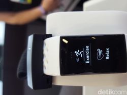 Penampakan Smartwatch Fitbit Charge 3