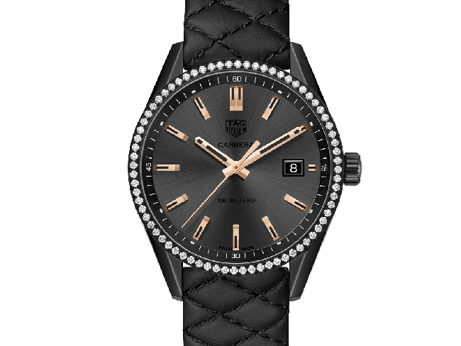 Berapa harganya, TAG Heuer Carrera dengan strap kulit dibanderol US$ 4.650 atau sekitar Rp 70 juta. Sementara varian strap titanium dijual seharga US$ 4.800 atau Rp 72 juta. (Foto: Dok. TAG Heuer)