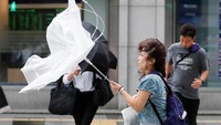 Jepang kembali dihantam angin topan besar Jebi, Selasa (4/9/2018). Toru Hanai/Reuters.