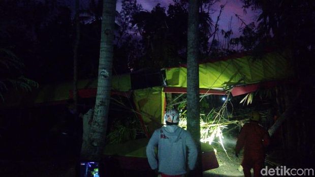 Pesawat latih yang jatuh di Gunungkidul. 