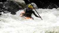 Di bagian jeram kelas 5 Sungai Prafi ini, sudah biasa dijual kalau di Amerika Serikat. Namun untuk Manokwari belum bisa karena keterbatasan sumber daya manusianya (Dok. Mapala UI)