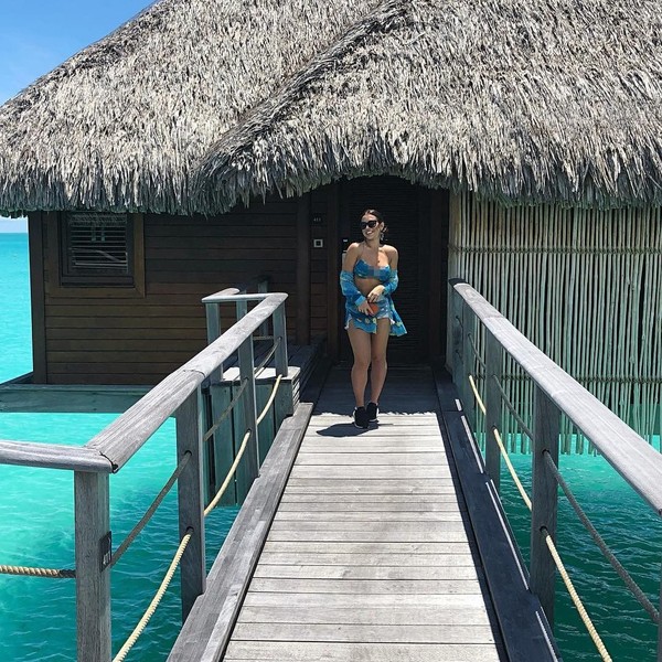 Wanita ini telah traveling ke berbagai destinasi. Beberapa waktu lalu, bersama kekasihnya, Ryan Guzman, Chrysti liburan ke Bora Bora (chrysti_ane/Instagram)
