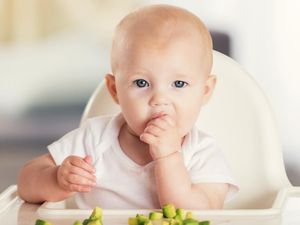 Perhatikan 5 Hal Ini Sebelum Beri Anak Finger Food