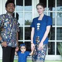 Baik Jennifer dan Bayu kerap kali memamerkan kekompakan dan kemesraannya bersama dengan buah hati kecilnya. Foto: Instagram @jennifer_kumbara