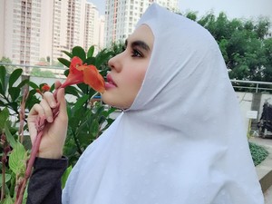 Kartika Putri Tak Pernah Cerita Soal Habib Usman Pada Melaney Ricardo