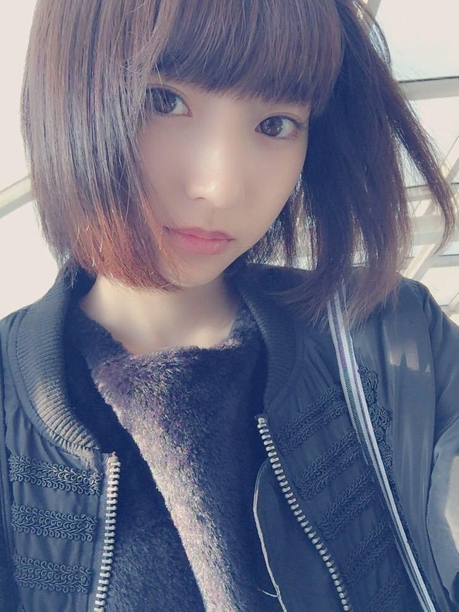 Wanita ini juga tak kalah cantiknya dengan rambut pendeknya. Rena Takeda dikenal sebagai seorang aktris, model dan talent asal Jepang yang memiliki wajah rupawan. Foto: Instagram