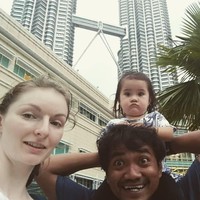 Setelah tiga tahun berlalu, Jennifer dan Bayu telah memiliki buah hati, seorang anak perempuan yang diberi nama Olivia. Foto: Instagram @jennifer_kumbara