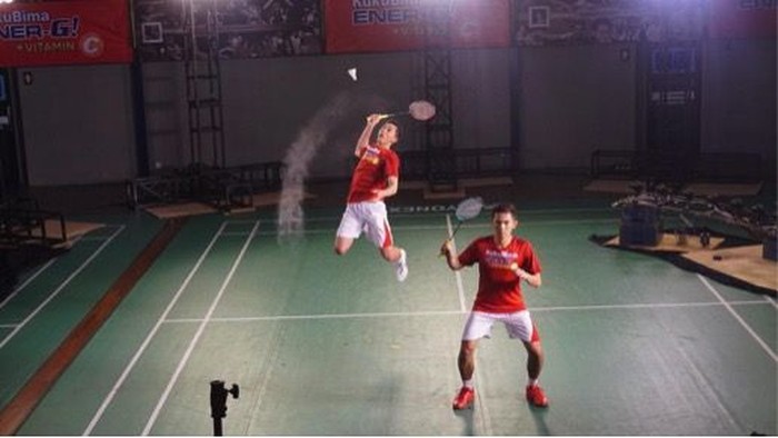 Atlet Bulutangkis Peraih Medali Jadi Bintang Iklan Sido Muncul