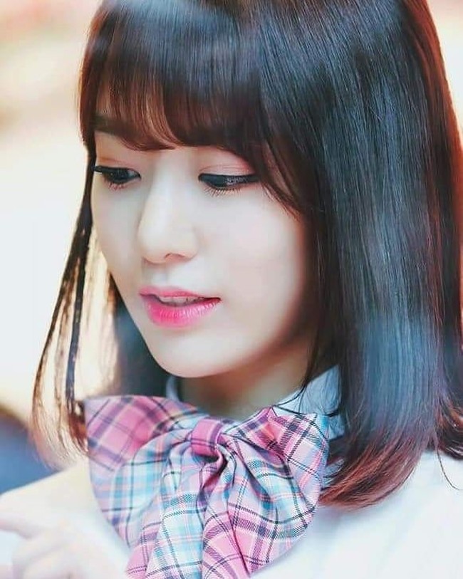 Di urutan lima ada Miyawaki Sakura asal Jepang. Sakura adalah aktris dan penyanyi yang tergabung dalam grup idol Iz One dan HKT48. TIm TC Candler mengumpulkan daftar dan menyeleksinya berdasarkan impresi media sosial. Ada lebih 300 juta komentar, repost atau like yang dianalisa. Foto: Instagram