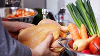 Ayam Tidak Boleh Dicuci Sebelum Dimasak, Ini Alasannya