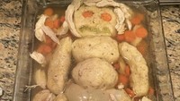 Bukannya imut dan menggemaskan, hidangan sup ayam yang satu ini justru terlihat seram dan menakutkan. Foto: Instagram @cookingforbae