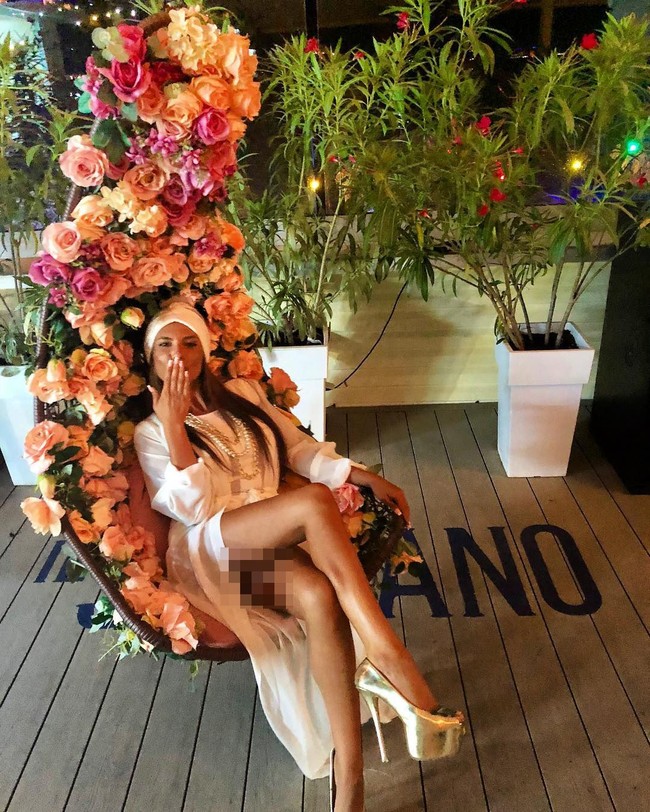 Dia adalah Anna Maria yang dinobatkan sebagai Miss Silicone 2018. Ia terpilih karena dianggap memiliki dada palsu yang indah.  Foto: Instagram (@annamariacherneva)