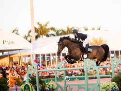 Gadis Cantik Kesayangan Steve Jobs Ini Diramal Pimpin Apple