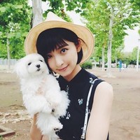 Mariko Shinoda seorang model cantik Jepang sekaligus mantan anggota grup idola AKB48. Dia kemudian terjun ke dunia akting pada 2009. Serial terbarunya pada 2018 ini berjudul Magic x Warrior Magimajo Pures!. Foto: Instagram