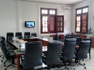41 Anggota Dewan Ditahan KPK, Gedung DPRD Malang Kosong Melompong