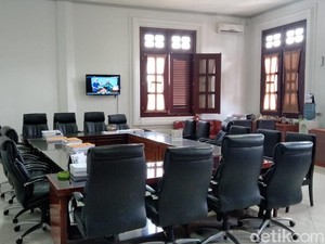 41 Anggota Dewan Ditahan KPK, Gedung DPRD Malang Kosong Melompong