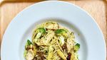 Pesto Spaghetti yang Gurih Wangi Cocok Buat Makan Siang