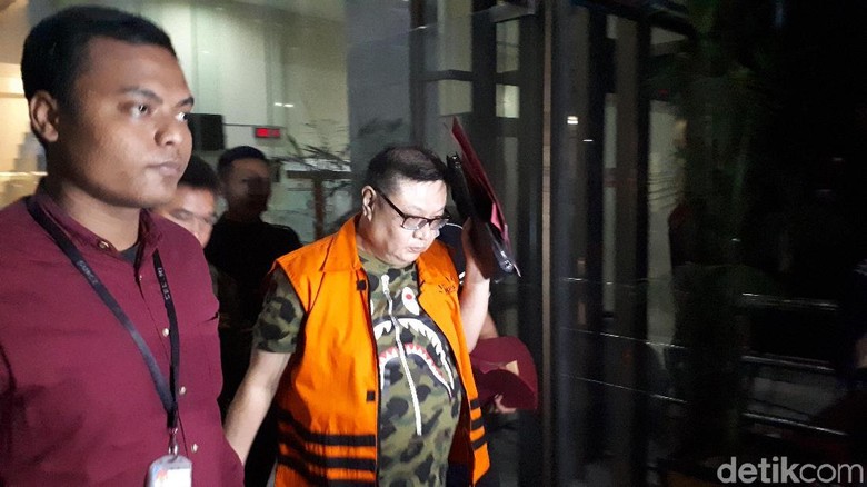 Tersangka Suap Hakim PN Medan Ditahan KPK Tersangka Suap Hakim PN Medan Ditahan KPK