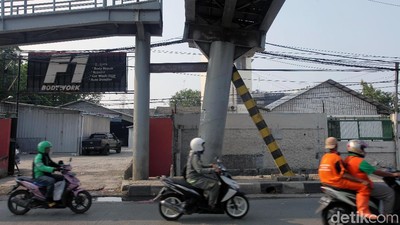 Begini Penampakan JPO Depan Samsat Daan Mogot yang Nyaris Roboh