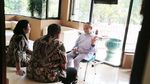 Foto: Pelukan Hangat SBY untuk Habibie di RSPAD