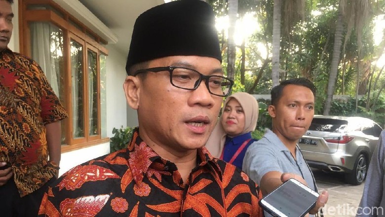 BPN: Sandi Sangat Tertata di Debat Cawapres, Yang Sebelah Berlepotan BPN: Sandi Sangat Tertata di Debat Cawapres, Yang Sebelah Berlepotan