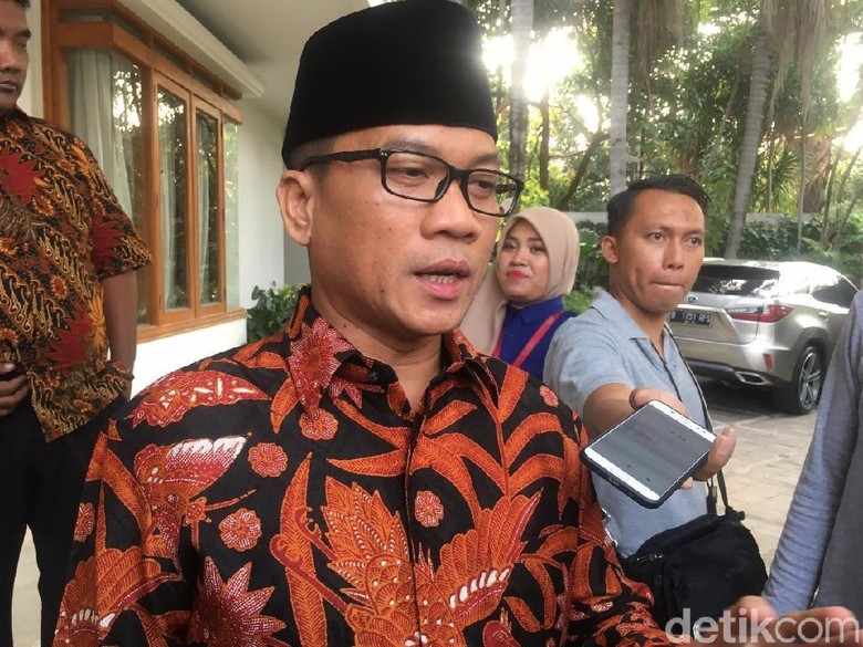 PAN: Zulkifli Ingin Temui Taufik Kurniawan, Minta Legawa Mundur dari DPR PAN: Zulkifli Ingin Temui Taufik Kurniawan, Minta Legawa Mundur dari DPR