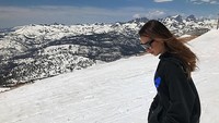 Selain wisata pantai, Chrysti juga senang main ke pegunungan seperti Mammoth Mountain (chrysti_ane/Instagram)