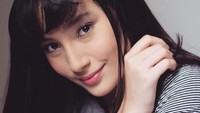 Dara cantik berusia 21 tahun ini mulai dikenal di tanah air sejak tahun 2012 lalu. (Instagram @tatjanasaphira)