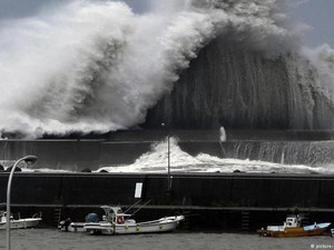 Topan Jebi Menghantam Jepang, Jutaan Orang Mengungsi