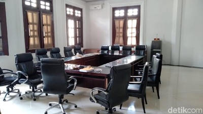 Foto: Sisa 5 Anggota Tak Ditahan KPK, Begini Kosongnya DPRD Malang
