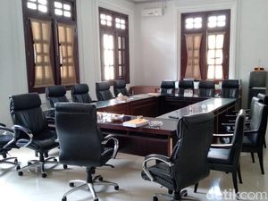 Foto: Sisa 5 Anggota Tak Ditahan KPK, Begini Kosongnya DPRD Malang