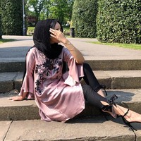 Sebelum Sara, ada beberapa wanita berhijab yang terjun di ajang kecantikan dunia. Sebut saja Halima Aden yang mengikuti Miss Minnesota tanpa membuka hijabnya. Ada pula Nurul Shamsul, hijabers berdarah Indonesia-Malaysia yang jadi Top 5 Miss New Zealand. Foto: Instagram/Sara_iftekhar